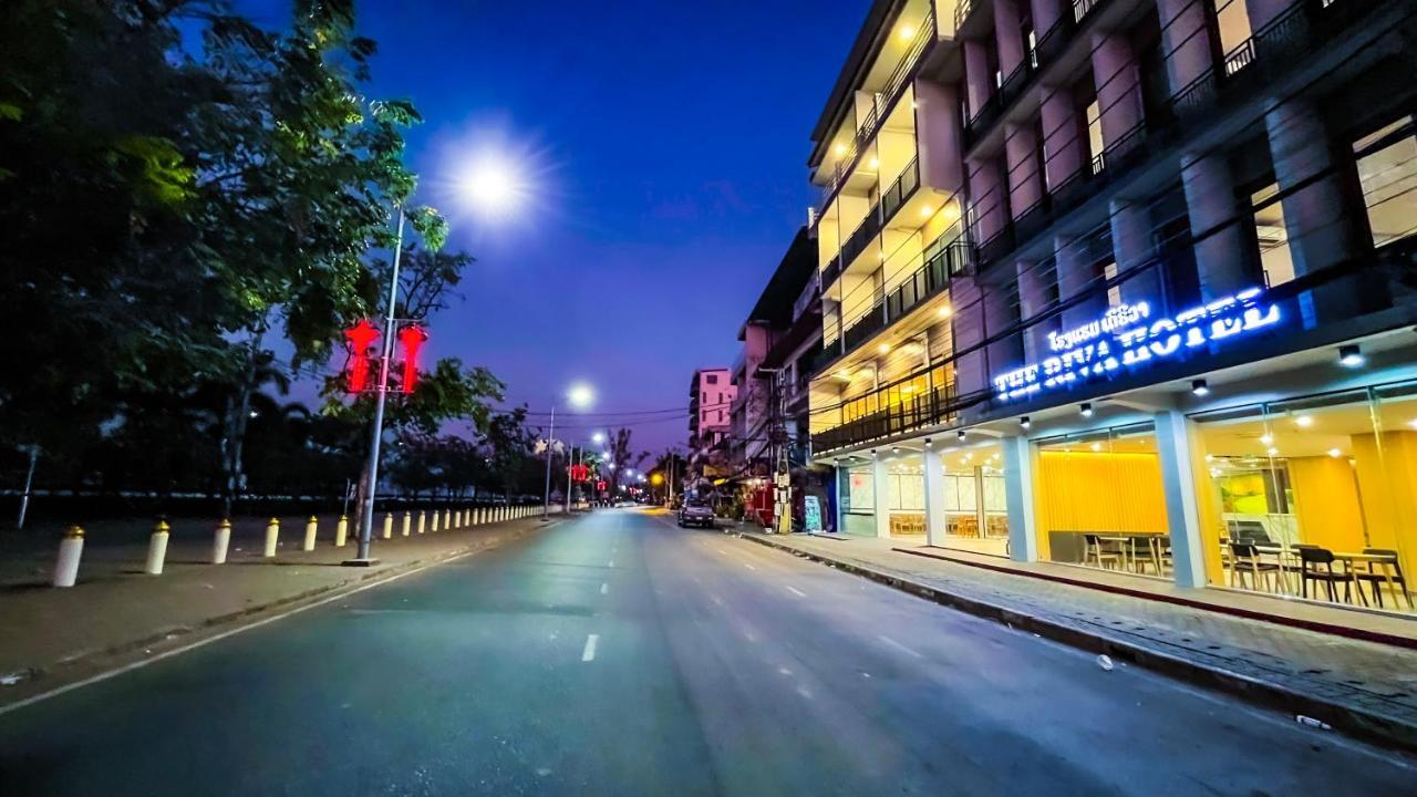 The Riva Vientiane Hotel Esterno foto