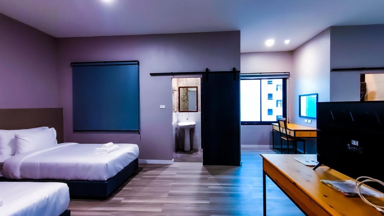 The Riva Vientiane Hotel Esterno foto