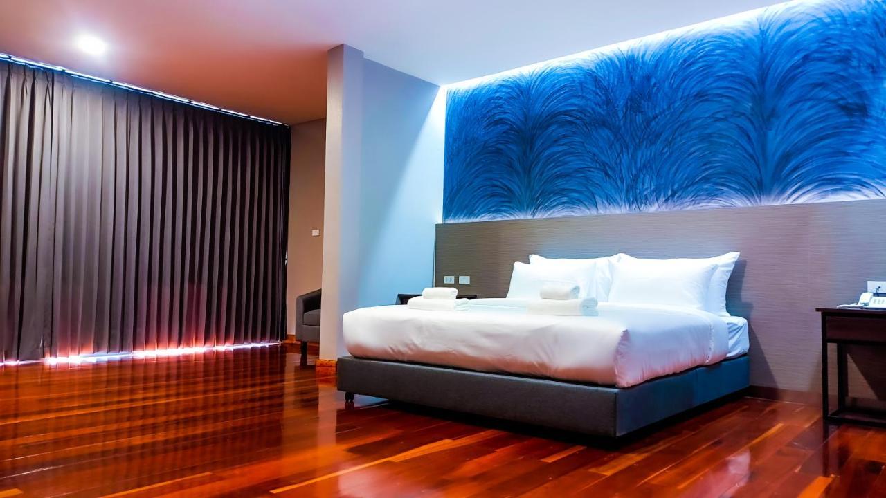 The Riva Vientiane Hotel Esterno foto