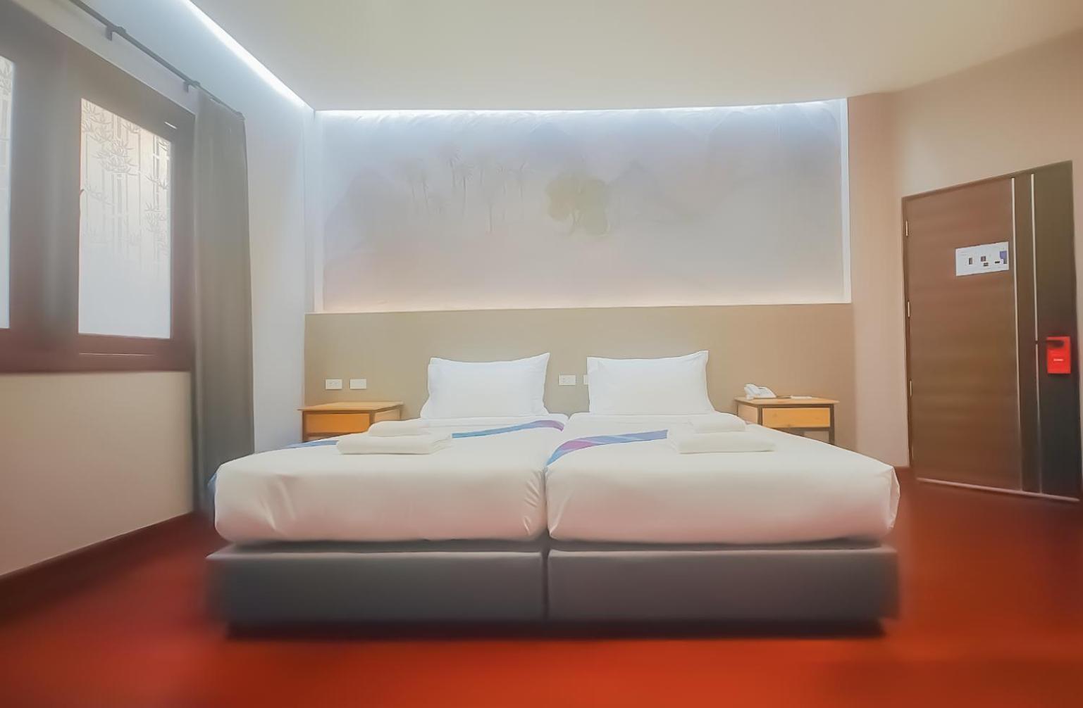 The Riva Vientiane Hotel Esterno foto