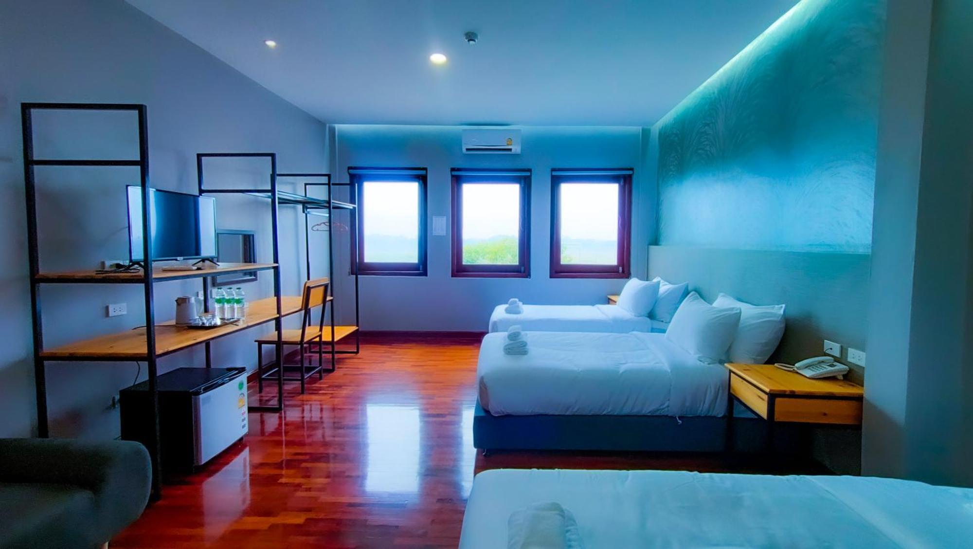 The Riva Vientiane Hotel Esterno foto