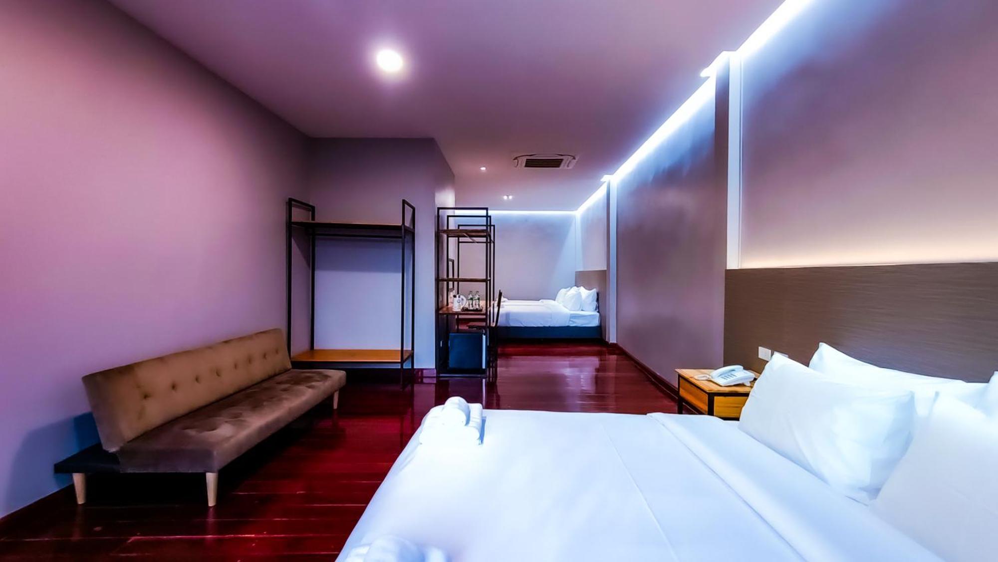 The Riva Vientiane Hotel Esterno foto