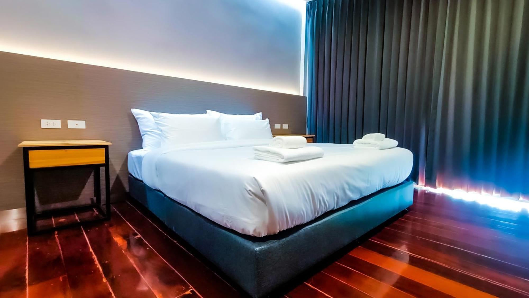 The Riva Vientiane Hotel Esterno foto