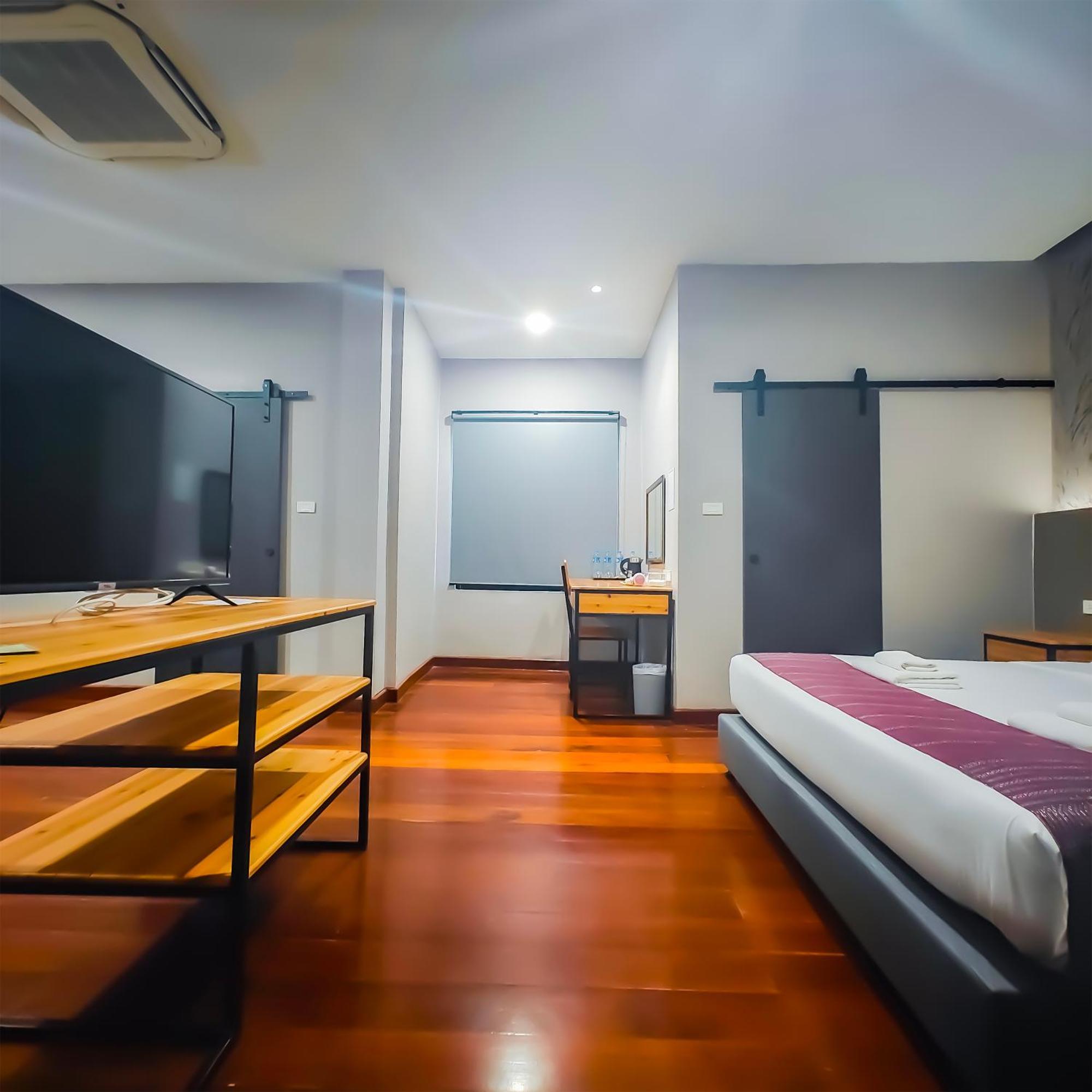 The Riva Vientiane Hotel Esterno foto