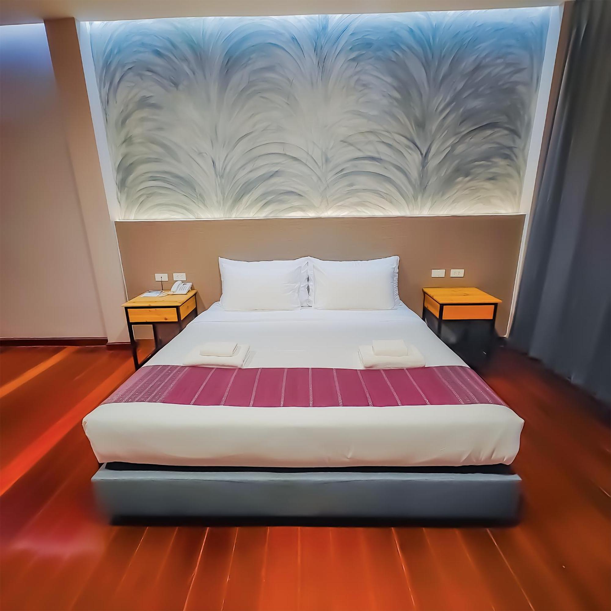 The Riva Vientiane Hotel Esterno foto