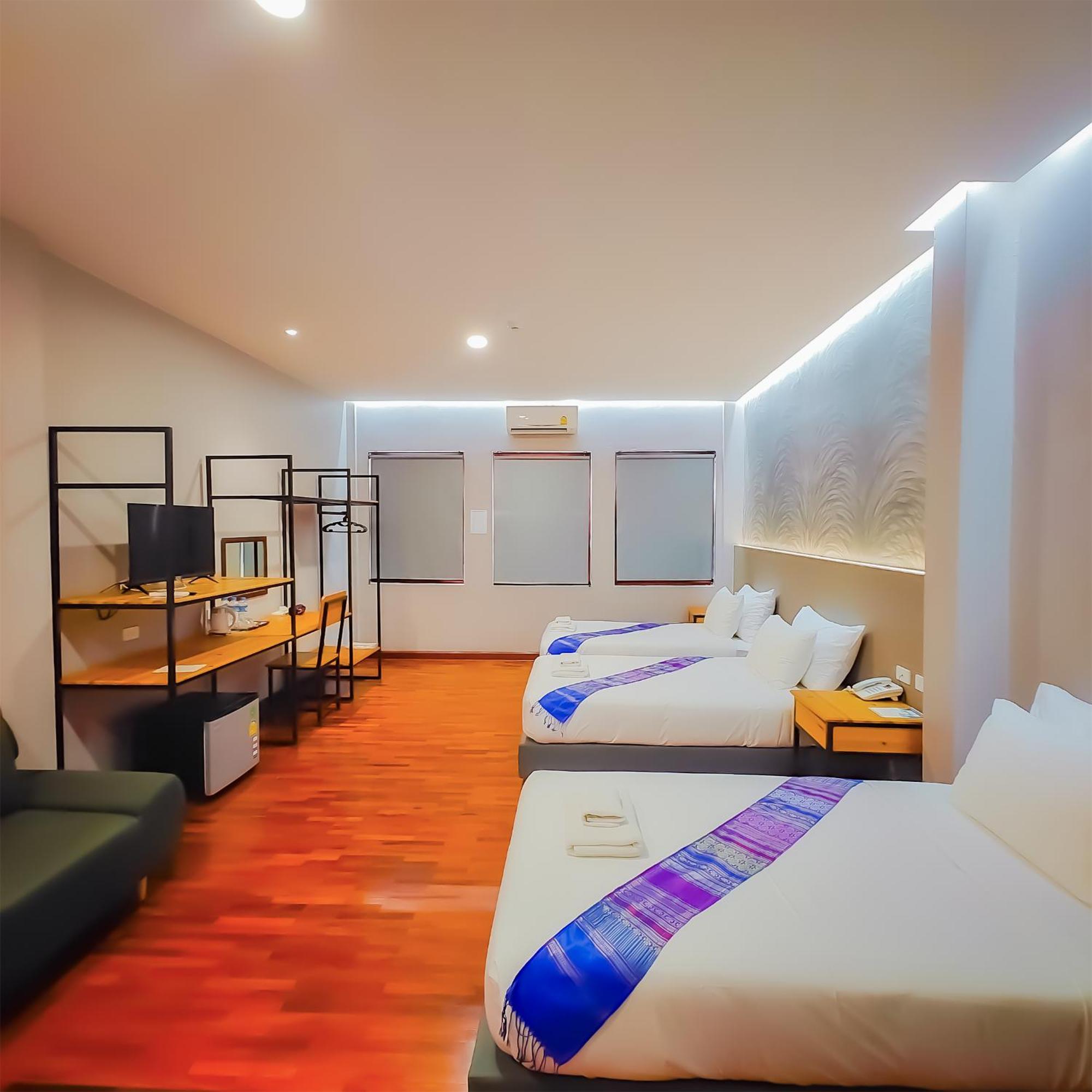 The Riva Vientiane Hotel Esterno foto
